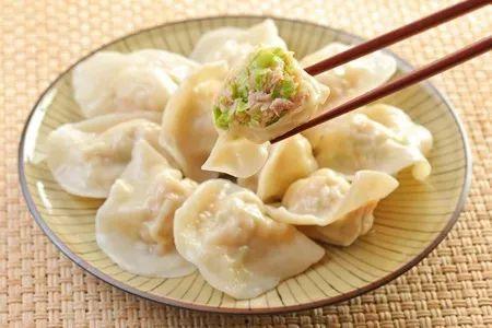 吃瓜鹅娱乐速报八毛饺,吃瓜鹅娱乐速报中的美食焦点